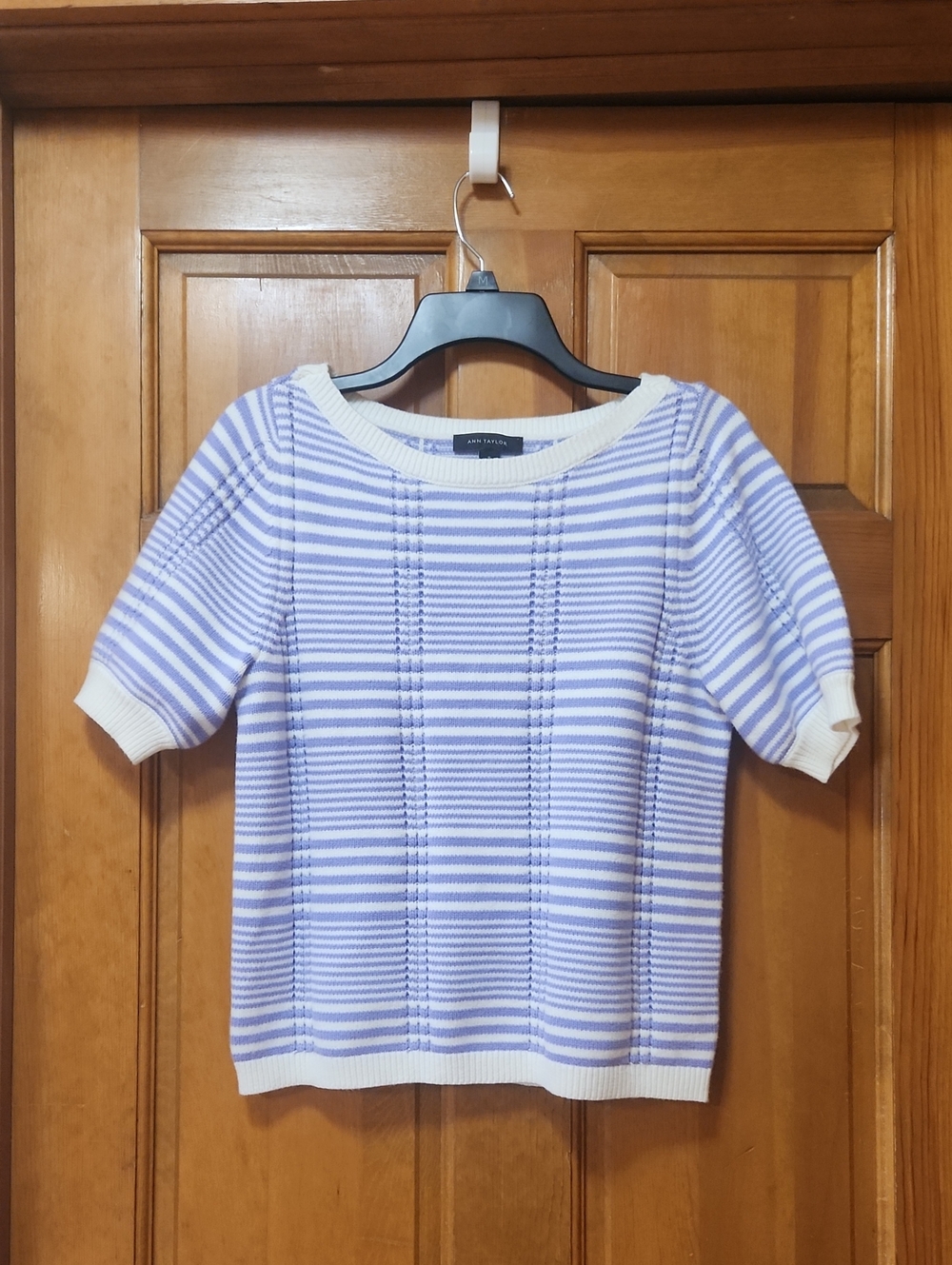 Ann Taylor Purple/White Short Sleeved Sweater, Women's Size Medium, EUC